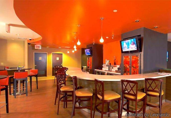 Hotel Courtyard By Marriott New York Laguardia Airport Restaurace fotografie